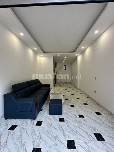 Bán nhà vị trí cực đẹp, cách phố 20m, gần oto, thang máy chạy êm ái