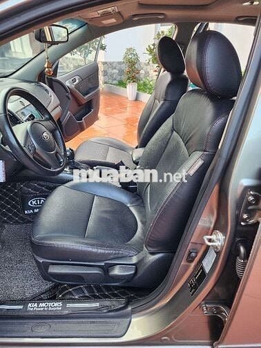 Kia cerato nhập khẩu stđ 6 cấp ,10 bóng khí