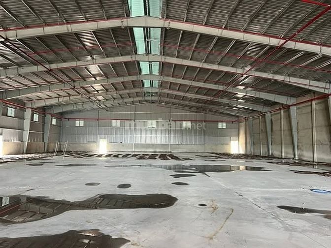 Bán gấp kho xưởng 2 tầng, MT Tỉnh Lộ 10, Đức Hòa, Long An, giá 35 tỷ