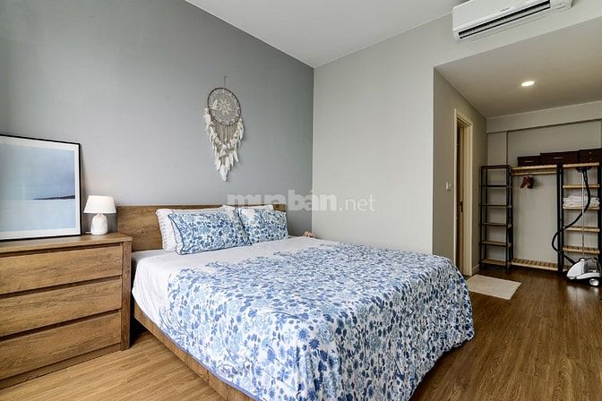 Bán căn hộ DT 72m2, 2pn, sổ hồng, lầu cao, giá 6,7 tỷ, hướng mát