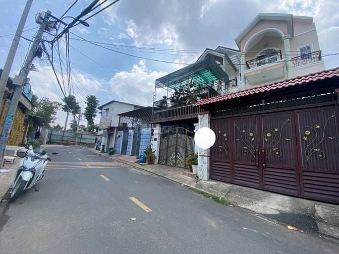 Nhà 2MT Đ.102 Lã Xuân Oai, TNP A, Quận 9-DT 5.2x21m, 3Tầng, 4PN-7,7 tỷ