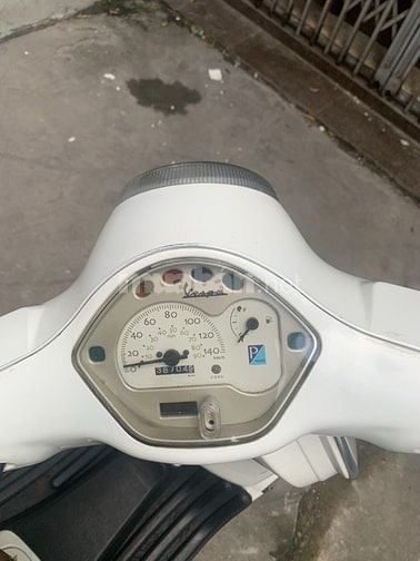 Cần bán xe Piaggio LX 125cc màu trắng, biển 29X9, xe cực đẹp