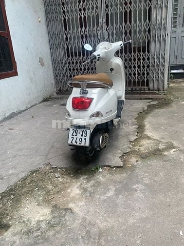 Cần bán xe Piaggio LX 125cc màu trắng, biển 29X9, xe cực đẹp