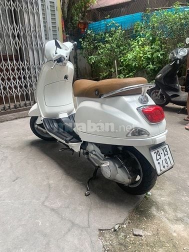 Cần bán xe Piaggio LX 125cc màu trắng, biển 29X9, xe cực đẹp
