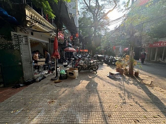 Siêu phẩm, phố Tạ Quang Bửu DT 136m2 x 4 tầng. Vỉa hè, văn phòng, tòa 