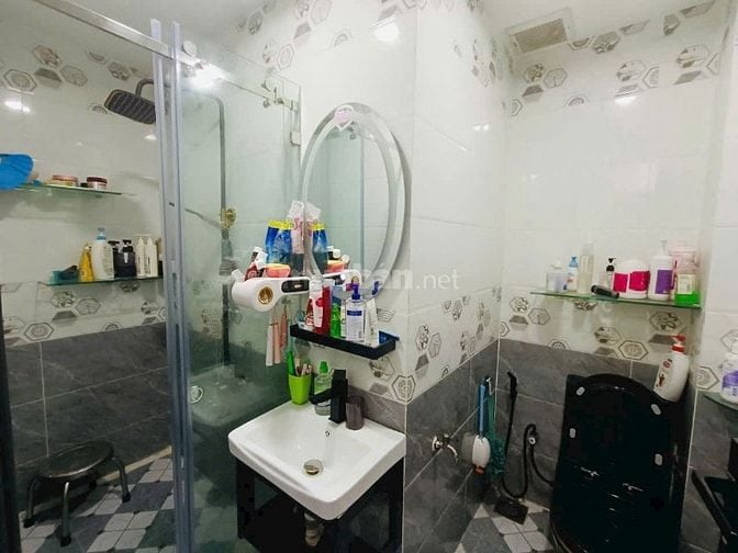 CHDV cạnh ĐH Hutech, 4.2 x 15m, 5 Tấm, 10P Giá 10.5 tỷ TL
