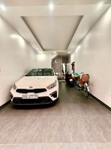 Trung Tâm Hai Bà Trưng 57m2*5t,oto tránh,thang máy,full nội thất,18tỷ.