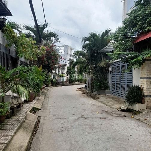 Gần công xã Phước Lộc, DT 5x25,5m.