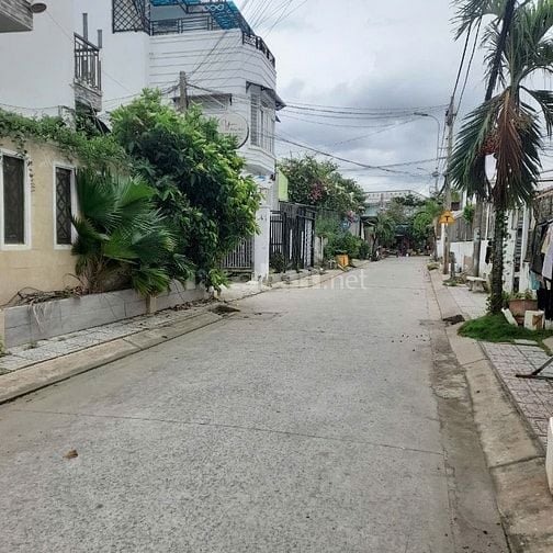 Gần công xã Phước Lộc, DT 5x25,5m.