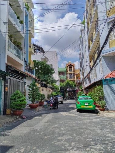 CHDV cạnh ĐH Hutech, 4.2 x 15m, 5 Tấm, 10P Giá 10.5 tỷ TL