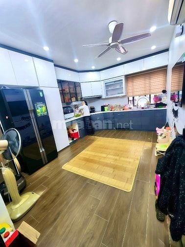 Trung Tâm Hai Bà Trưng 57m2*5t,oto tránh,thang máy,full nội thất,18tỷ.