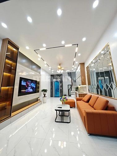 Chính Chủ Bán Nhà 5 Tầng Thang Máy Ngõ 109 Đê Trần Khát Trân 10.8 Tỷ 