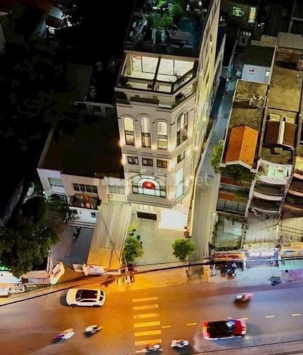 Giảm giá bán gấp Tòa nhà Lê Quang Định Phạm Văn Đồng