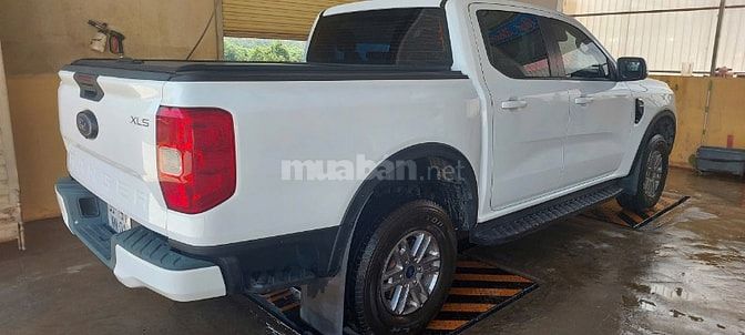 Cần bán gấp xe bán tải Ford Ranger xls bản 2022