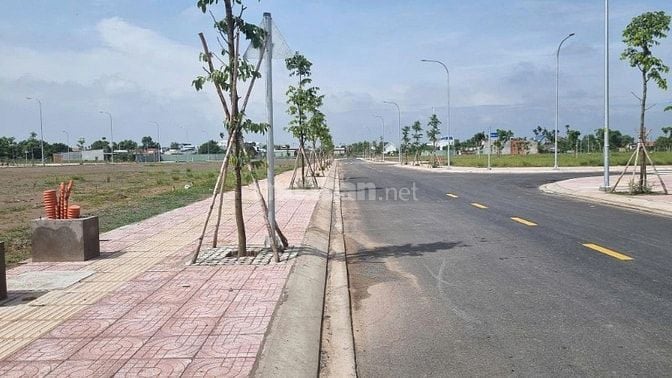 Cần Bán Lô Đất Nền Trung Tâm Thị Trấn Đúc Hòa, Long An - Diện Tích 5x1