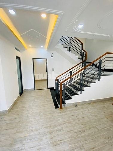 Nhà Tôn Thất Thuyết Q4, xe hơi đỗ cổng, 5x20m, 2 tầng, nhỉnh 8 tỷ 