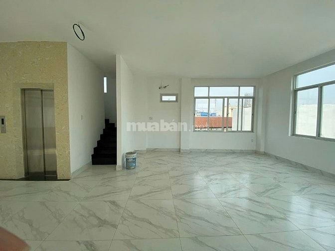 Cho thuê nhà góc 3MT 221 Trần Huy Liệu, P.8, Phú Nhuận