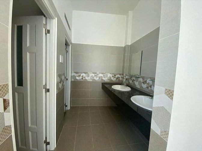 Cho thuê nhà góc 3MT 221 Trần Huy Liệu, P.8, Phú Nhuận