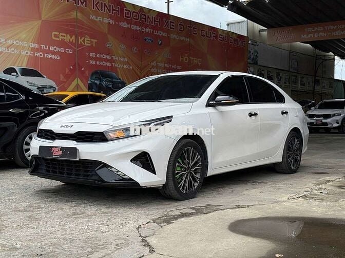 Kia K3 2022 Luxury 1.6AT, màu trắng,đi 42.000 km