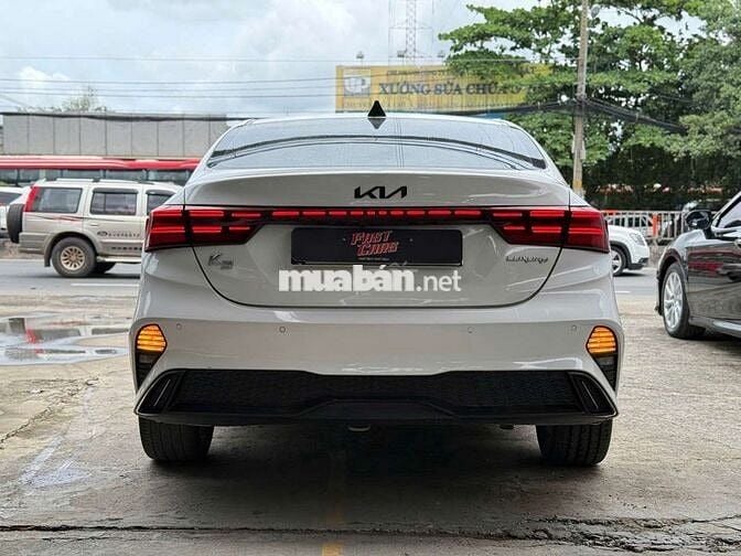 Kia K3 2022 Luxury 1.6AT, màu trắng,đi 42.000 km
