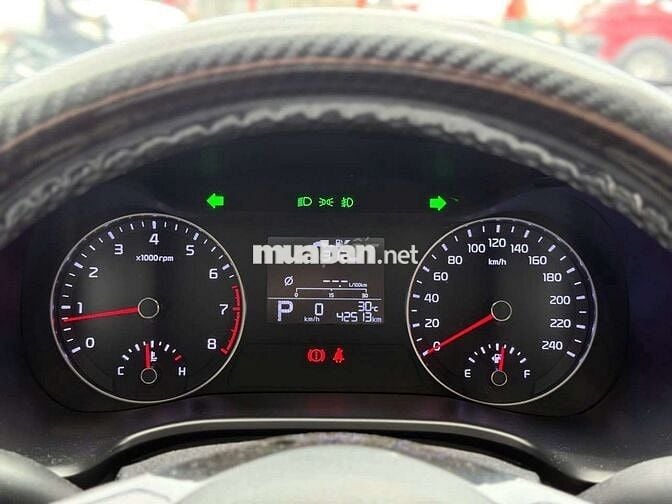 Kia K3 2022 Luxury 1.6AT, màu trắng,đi 42.000 km
