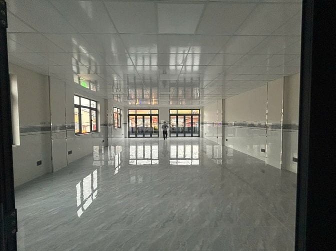 Cho thuê nhà nguyên căn mặt tiền đường 285 đường Phan Xích Long Phú Nh
