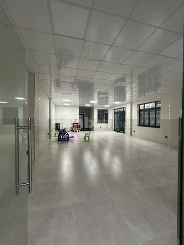 Cho thuê nhà nguyên căn mặt tiền đường 285 đường Phan Xích Long Phú Nh