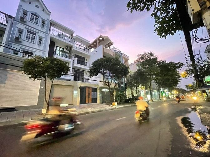 Nhà mới xây 100% mặt tiền đường D5, Phường 25, Quận Bình Thạnh