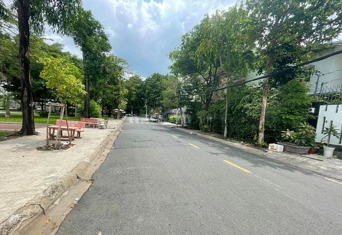 Cho thuê nhà khu Tên Lửa, MT đường Số 5, DT 8 x 20m, 3 tấm, 39 triệu