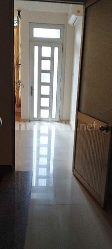 cho thuê nhà nguyên căn rất rộng đường cách mạng tháng 8-p11-q3-tphcm