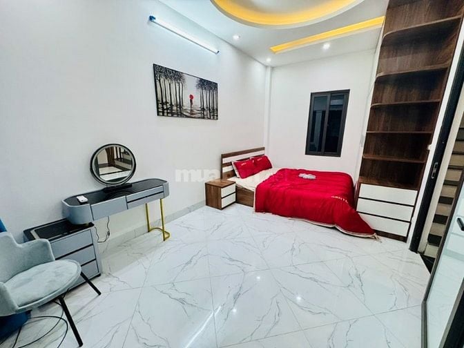 Nhà Đẹp Lĩnh Nam – 5 Tầng Lung Linh, Ô Tô Qua Ngõ, Giá Tốt Chỉ 7 Tỷ!