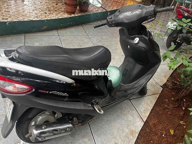 Bán xe Atila màu đen, da xe còn mới bóng.