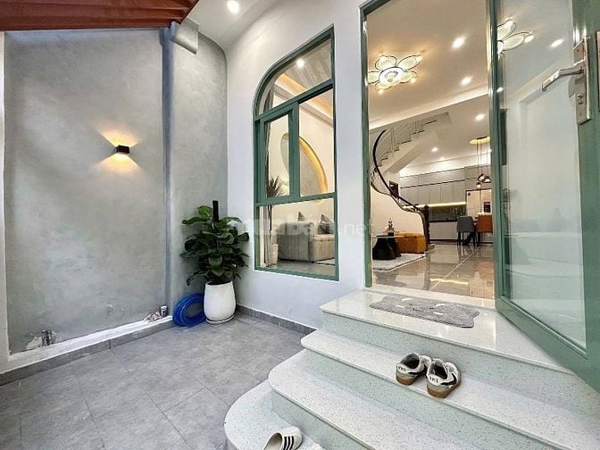 Cách chợ Bà Chiểu 100m, nhà Phan Bội Châu 52, giá 1tỷ520, sổ riêng