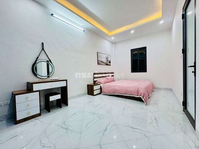 Nhà Đẹp Lĩnh Nam – 5 Tầng Lung Linh, Ô Tô Qua Ngõ, Giá Tốt Chỉ 7 Tỷ!