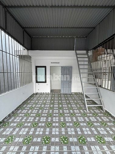 Bán nhà trong ngõ phố Lĩnh Nam, Hoàng Mai, DT 30 m2, 5 tầng