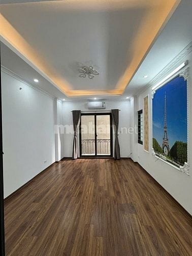 Bán nhà trong ngõ phố Lĩnh Nam, Hoàng Mai, DT 30 m2, 5 tầng