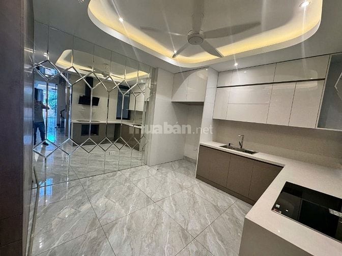 NHÀ MỚI Ở LUÔN - 60m2 THANG MÁY - TRUNG TÂM BỒ ĐỀ - LONG BIÊN