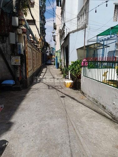 Nhà hxh nguyễn văn cừ. ,P.Cư Trinh Q1. 