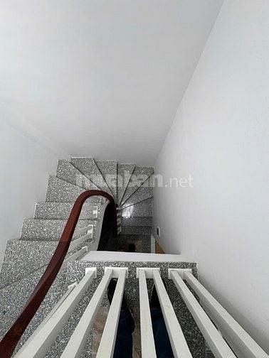 Bán nhà trong ngõ phố Lĩnh Nam, Hoàng Mai, DT 30 m2, 5 tầng