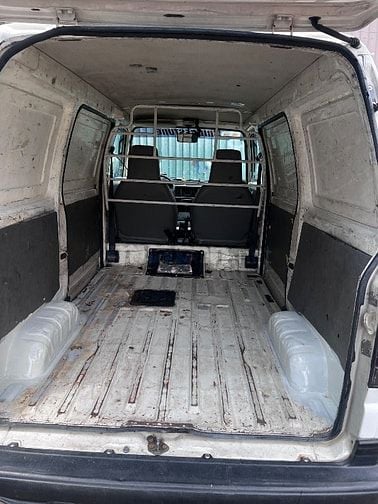 Bán tải SUZUKI CARRY van  580 kg màu trắng đời 2016  chạy giờ cầm 