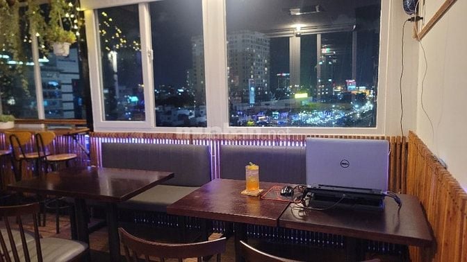 Sang quán Cafe sân thượng( rooftop) view đường phố, tầu điện, Landmark