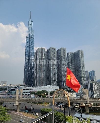 Sang quán Cafe sân thượng( rooftop) view đường phố, tầu điện, Landmark