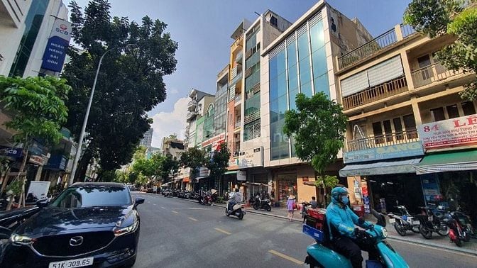 Bán nhà [13x24m] mặt tiền đường khu Trần Quang Khải, Hai Bà Trưng, Q1