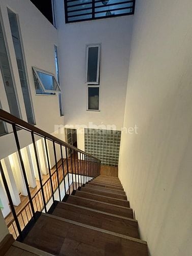 Nhà 5T P/Lô Linh Lang-Đào Tấn sát Mp ngõ 5m oto đỗ dt 78,9m mt 4,29m