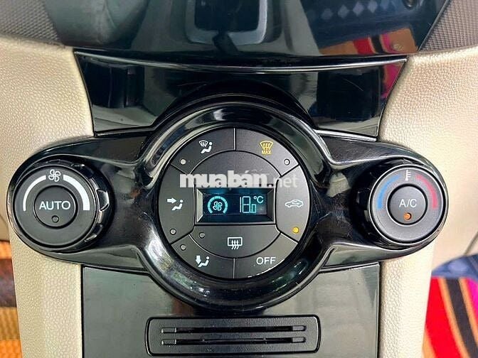 Ford Fiesta 2015 1.5 AT Titanium - Đen đẹp