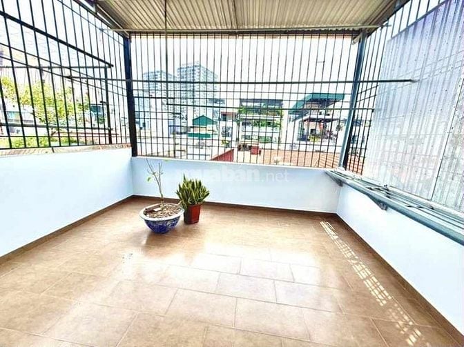NHÀ MỚI PHỐ BỒ ĐỀ - NGÕ THÔNG HỒNG TIẾN - GARA OTO - MT 4.4 - 13.5 TỶ