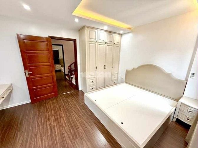 NHÀ MỚI PHỐ BỒ ĐỀ - NGÕ THÔNG HỒNG TIẾN - GARA OTO - MT 4.4 - 13.5 TỶ