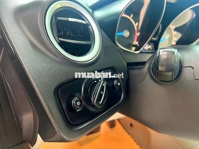 Ford Fiesta 2015 1.5 AT Titanium - Đen đẹp