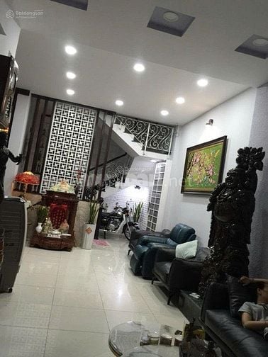 Cho thuê nhà 7x20m 3 lầu đường 27 , P. Tân Phong Q7. Cách Lotte 1,5km 