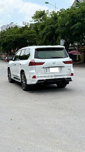 Bán Lexus LX570 Super Sport nhập Trung Đông, sản xuất 2018.